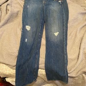light wash blue skinny jeans.